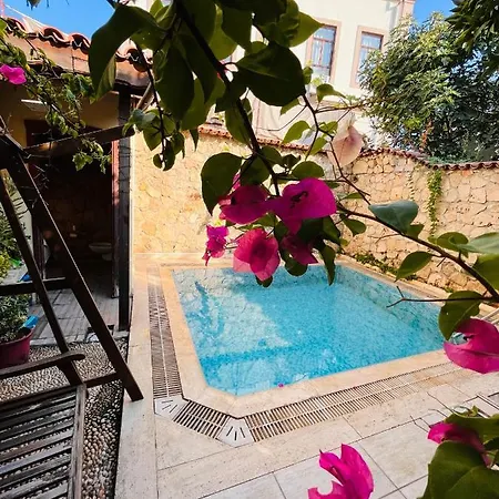 Kaleici Hotel 3*